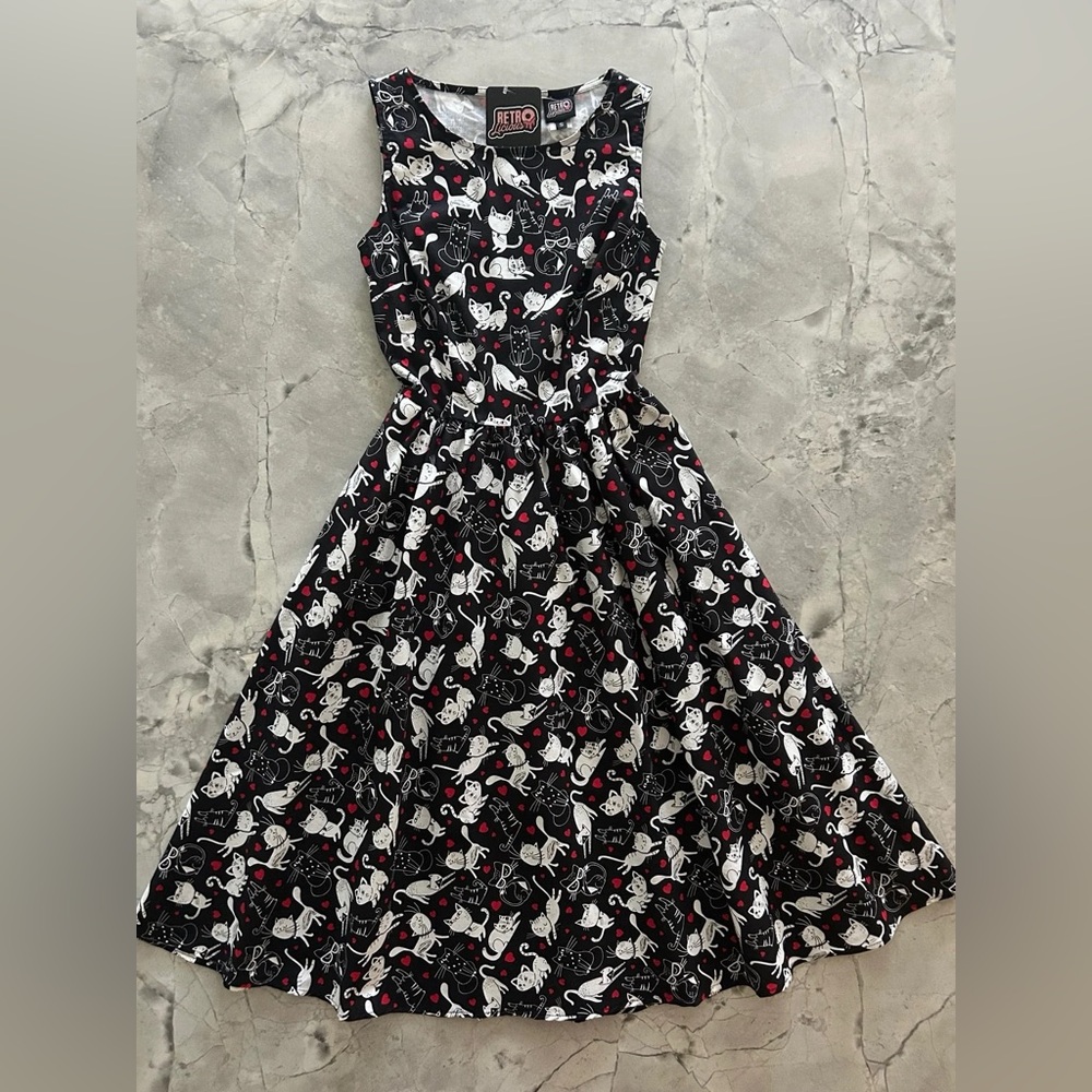 Cats and Hearts Midi Dress - Picture 2 of 7